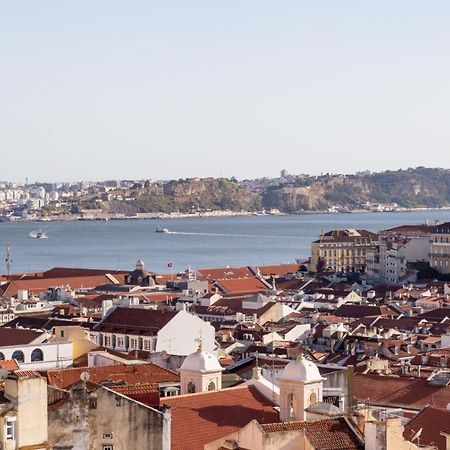 Joivy Marvelous 3-Bed Home With Astonishing View And Terrace, Nearby St George Castle Lisbon Bagian luar foto