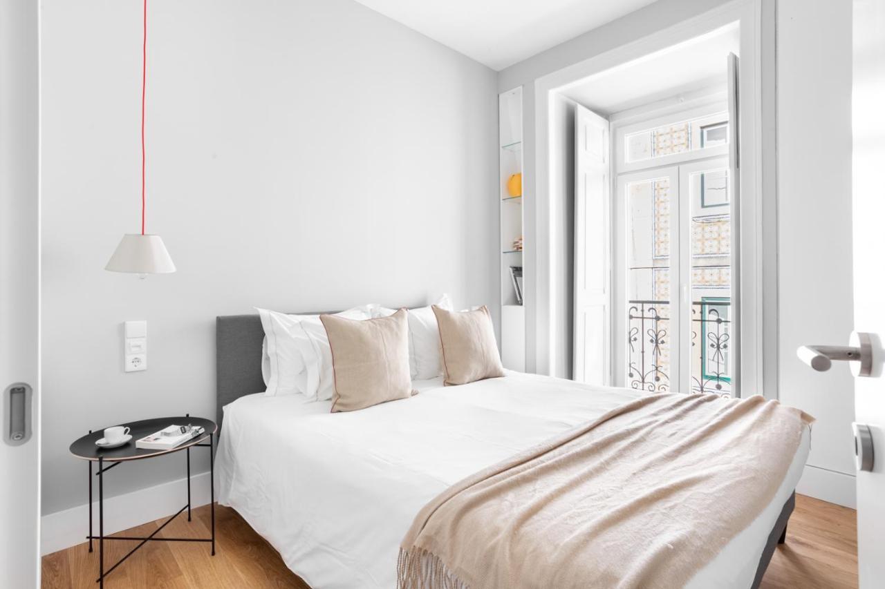 Joivy Marvelous 3-Bed Home With Astonishing View And Terrace, Nearby St George Castle Lisbon Bagian luar foto