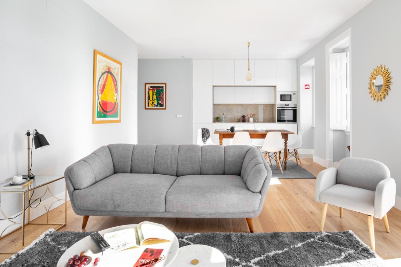 Joivy Marvelous 3-Bed Home With Astonishing View And Terrace, Nearby St George Castle Lisbon Bagian luar foto