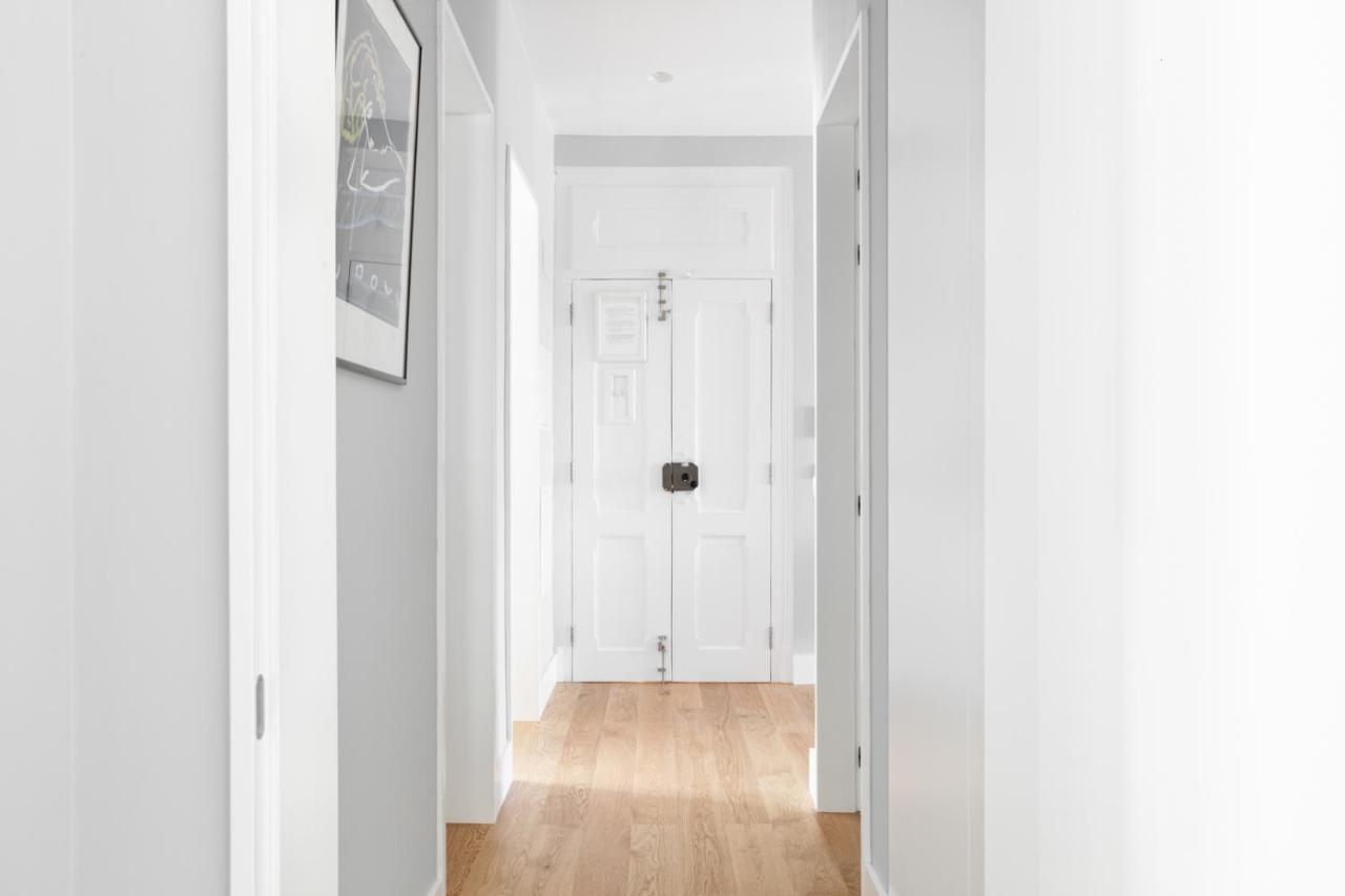 Joivy Marvelous 3-Bed Home With Astonishing View And Terrace, Nearby St George Castle Lisbon Bagian luar foto